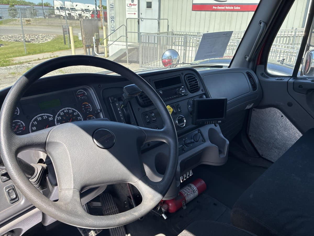 2018 Freightliner M2 106 in Syracuse, NY — photo 7