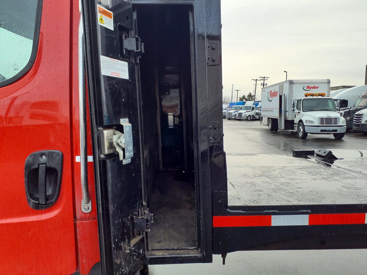 2018 Freightliner M2 106 in Tacoma, WA — photo 10
