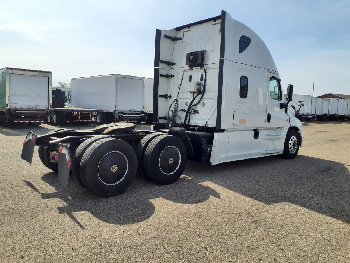 2018 Freightliner Cascadia in Wayland, MI — photo 4