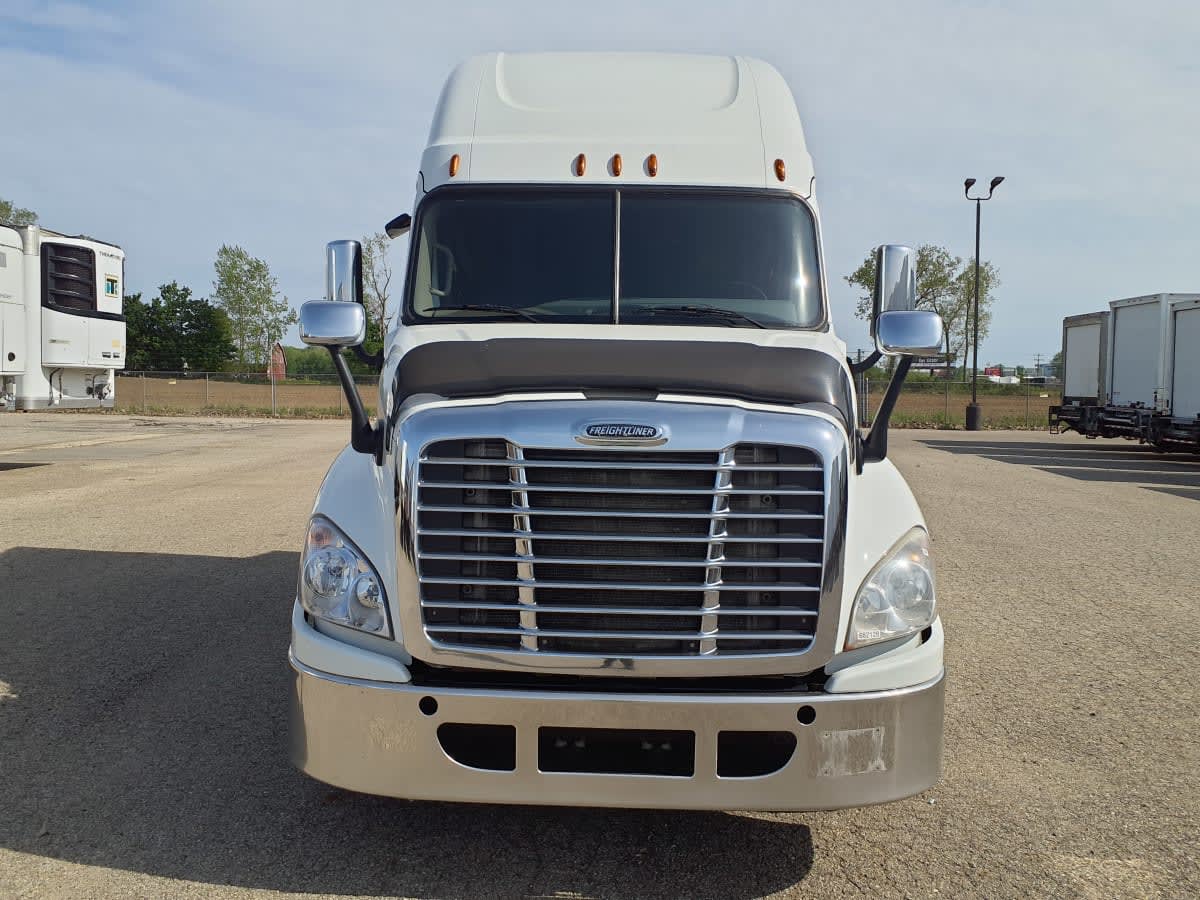 2018 Freightliner Cascadia in Wayland, MI — photo 2