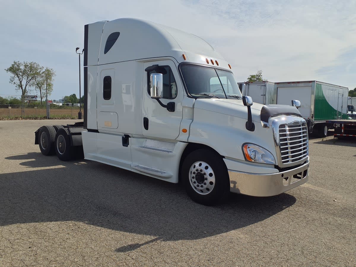 2018 Freightliner Cascadia in Wayland, MI — photo 3