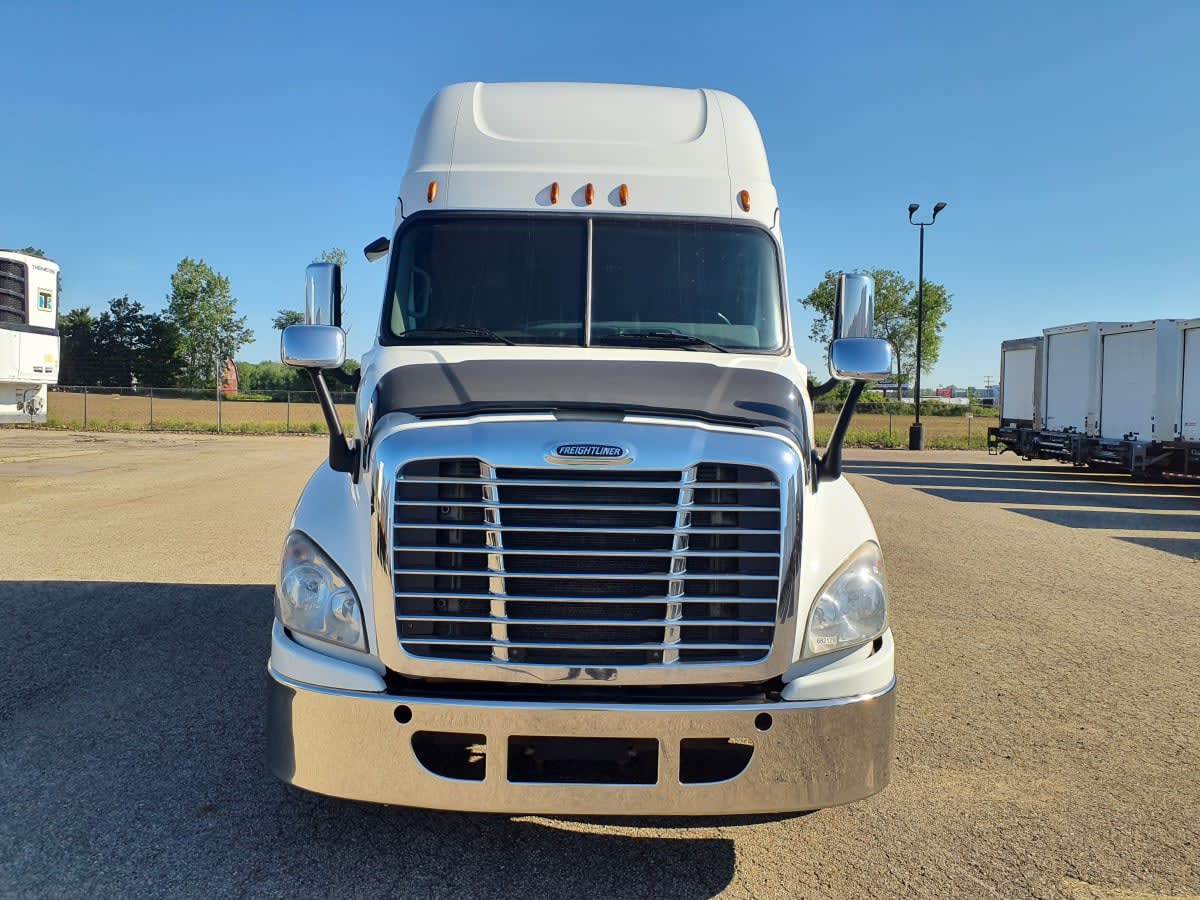 2018 Freightliner Cascadia in Wayland, MI — photo 2