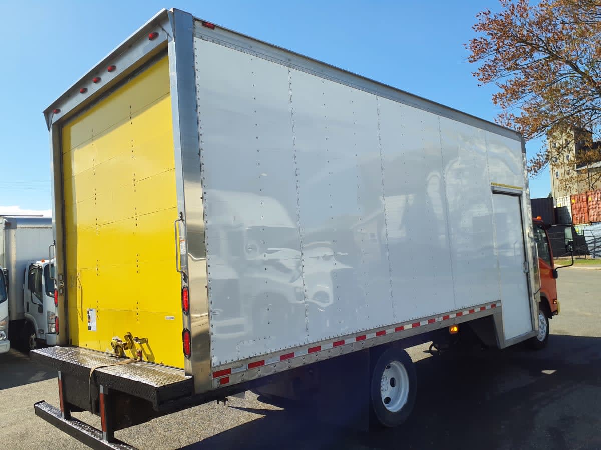 2017 Isuzu NRR in Springfield, MA — photo 4