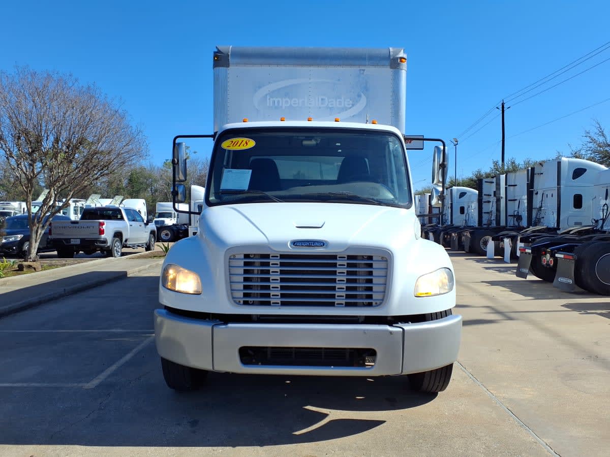 2018 Freightliner M2 106 in Houston, TX — photo 2
