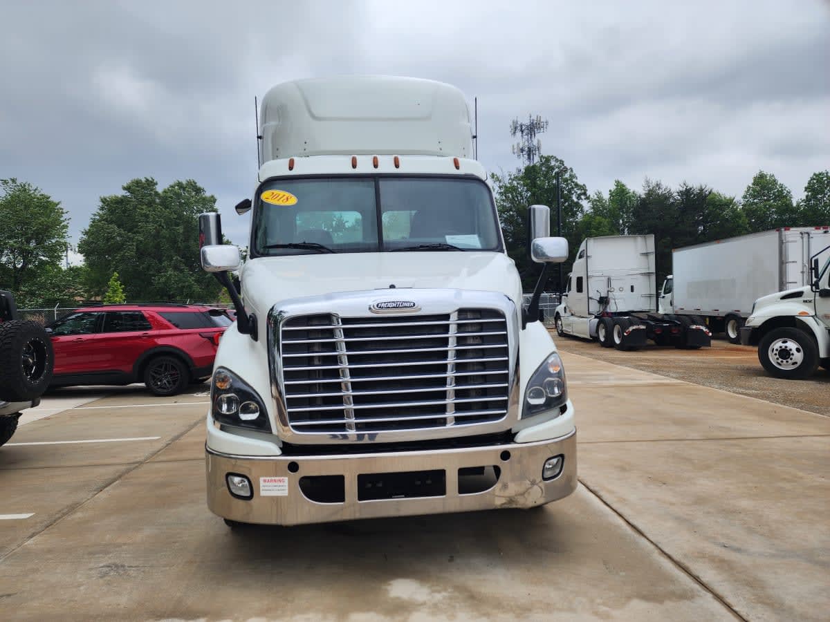 2018 Freightliner Cascadia in Greensboro, NC — photo 2