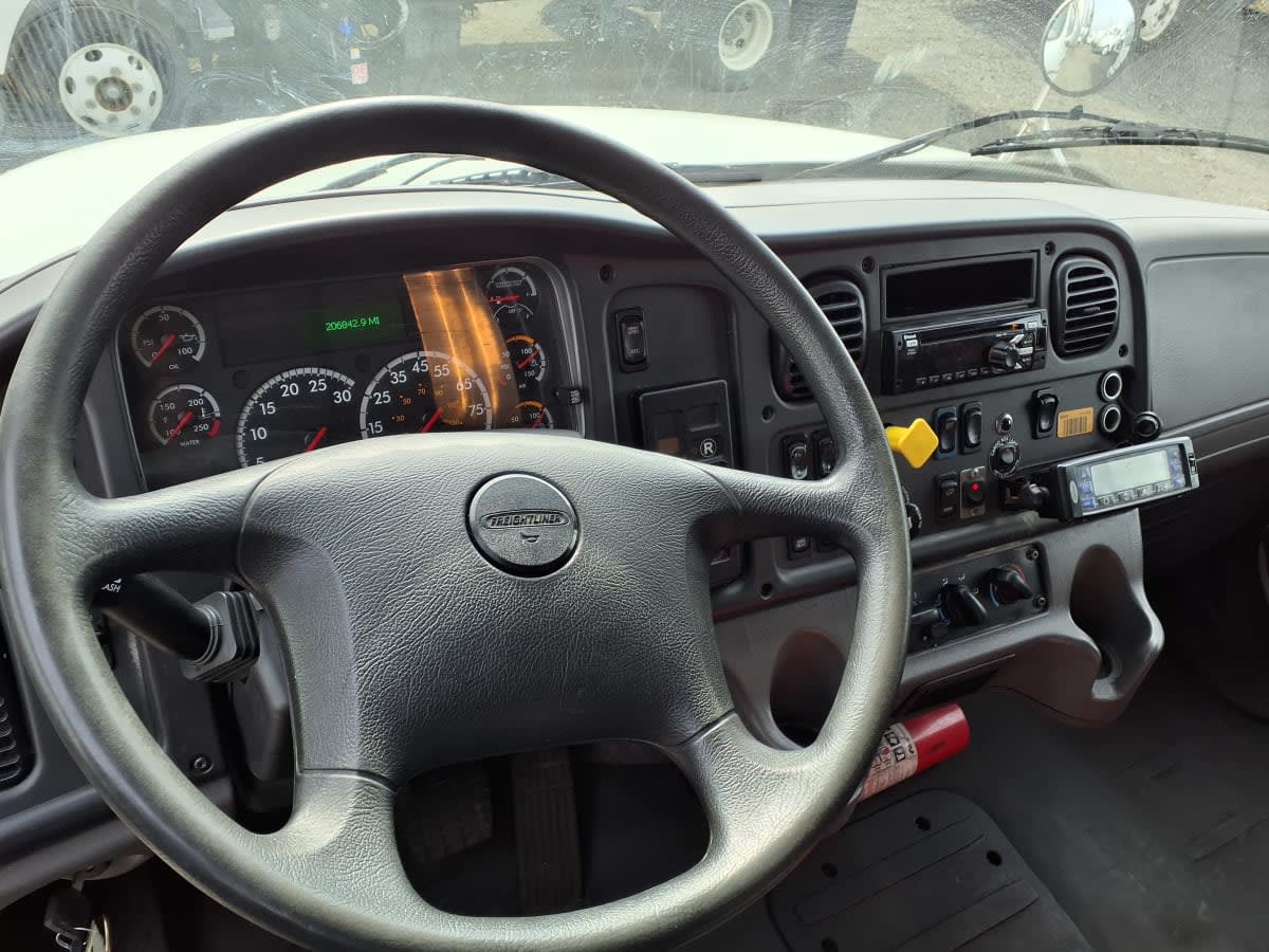 2018 Freightliner M2 106 in Kearny, NJ — photo 12