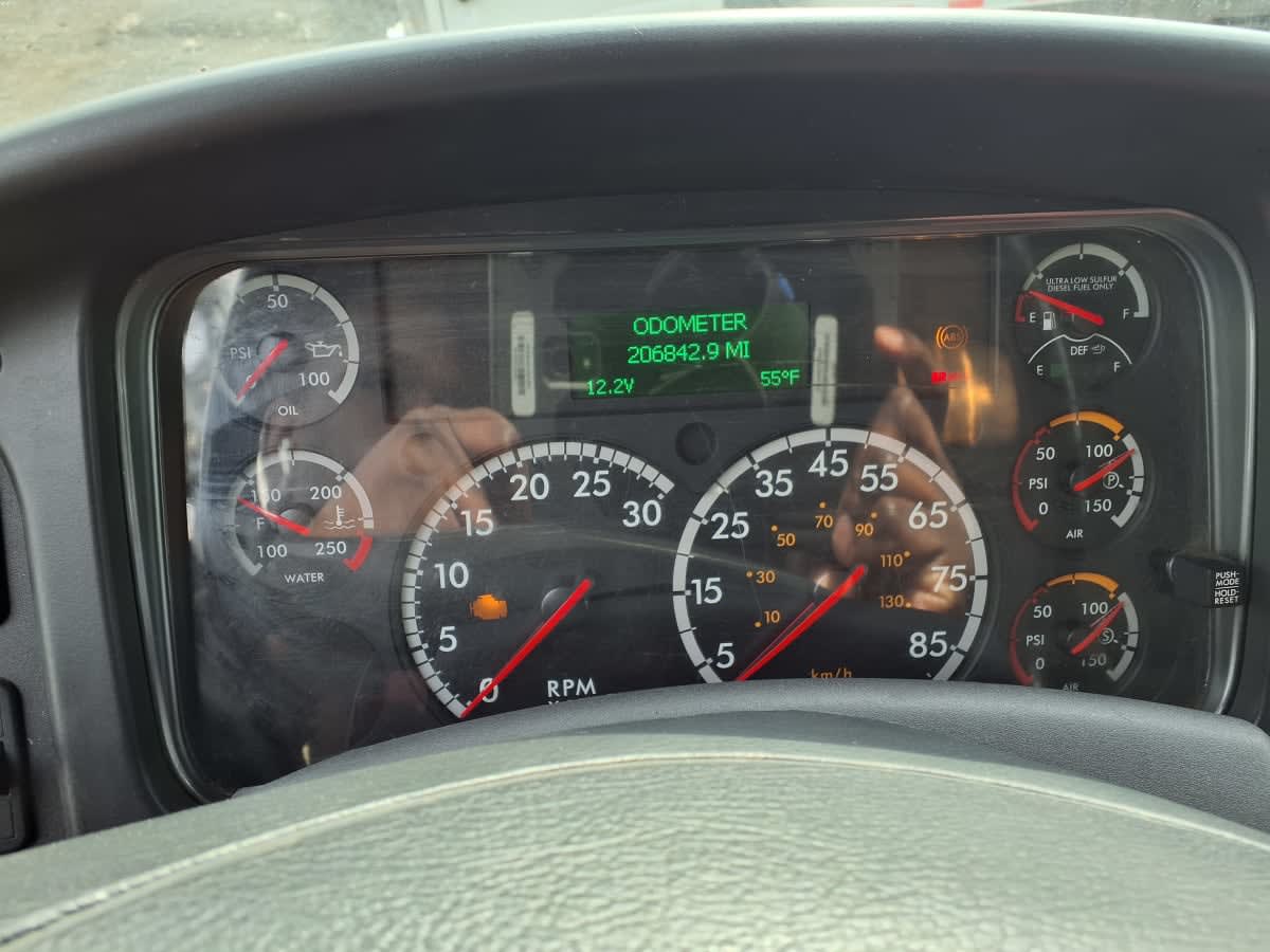 2018 Freightliner M2 106 in Kearny, NJ — photo 13