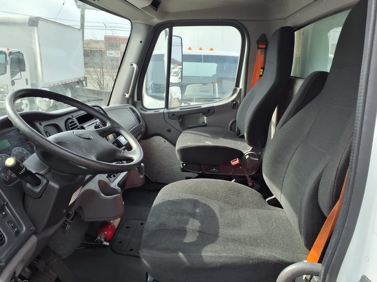2018 Freightliner M2 106 in Kearny, NJ — photo 8