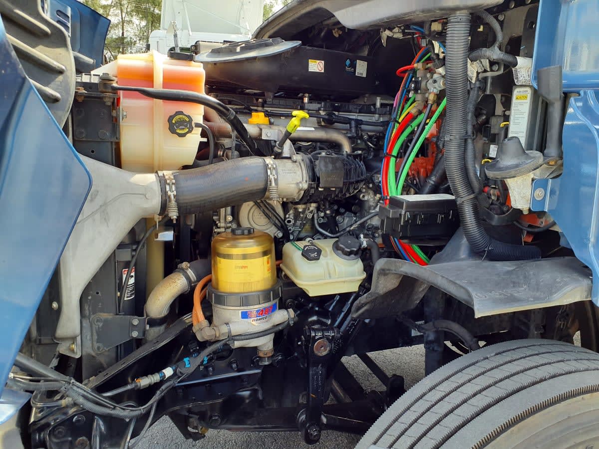 2018 Freightliner Cascadia in Miami, FL — photo 8