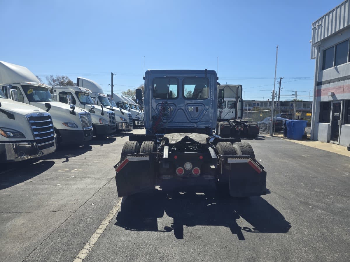 2018 Freightliner Cascadia in Tampa, FL — photo 5