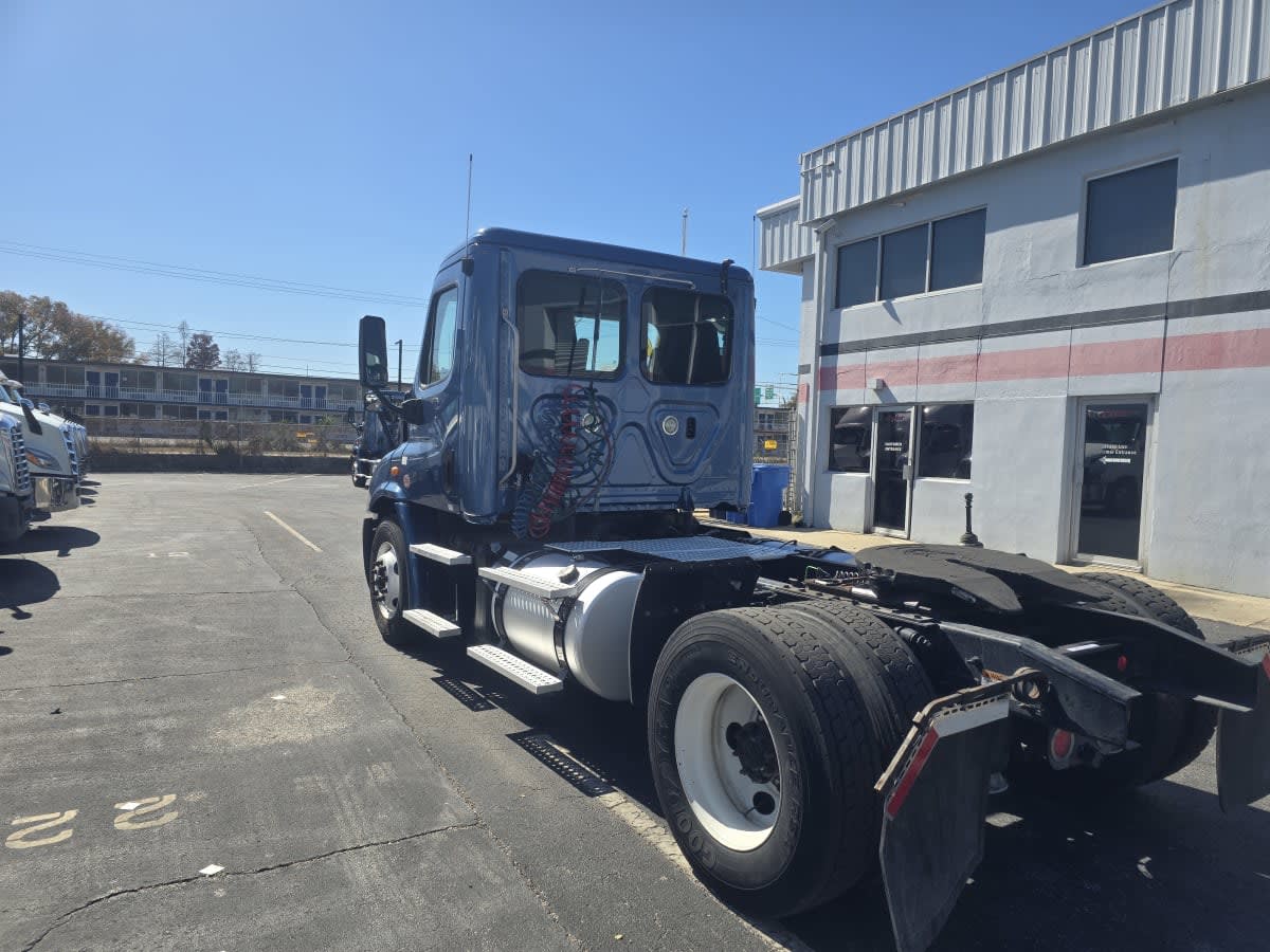 2018 Freightliner Cascadia in Tampa, FL — photo 4