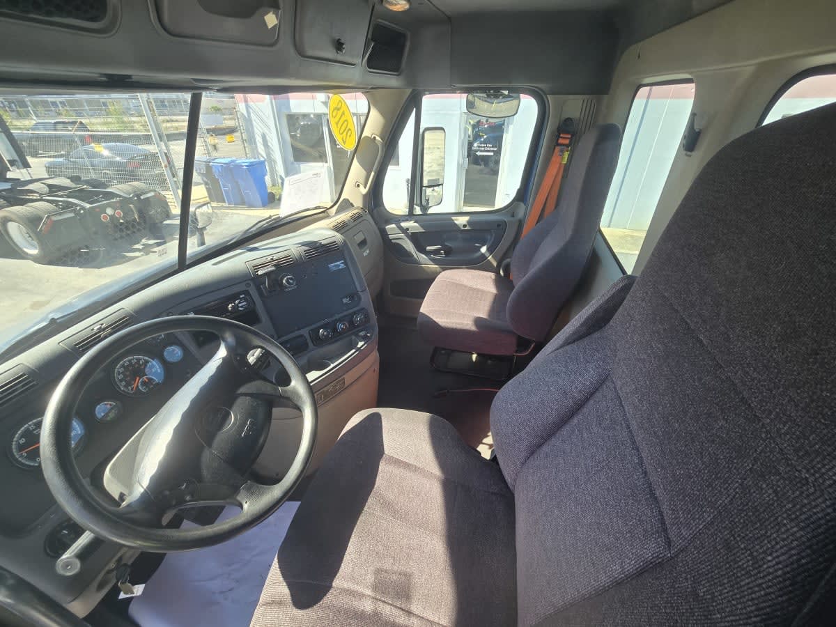 2018 Freightliner Cascadia in Tampa, FL — photo 7