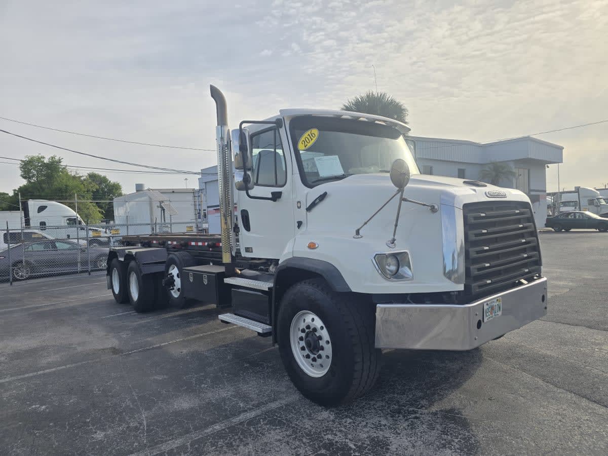 2016 Freightliner 114SD