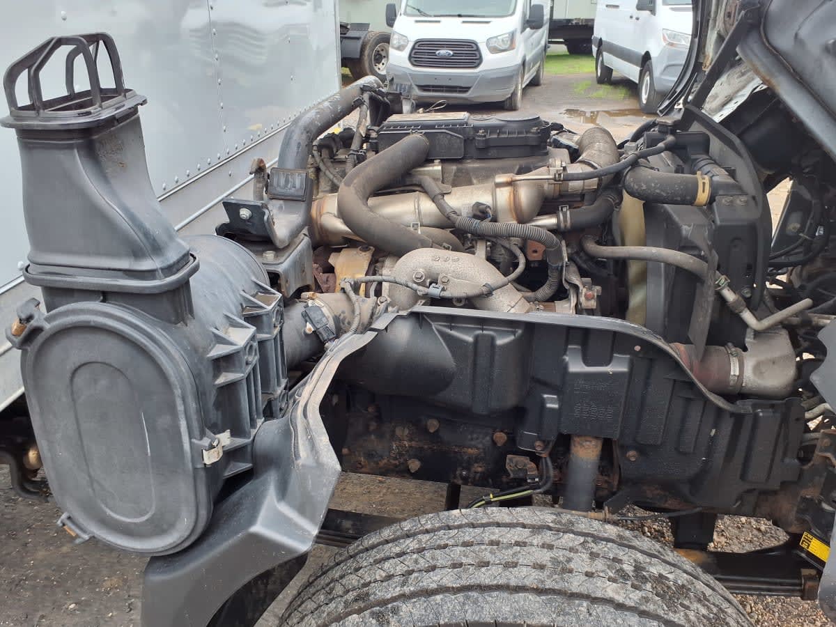 2018 Hino in Bensalem, PA — photo 18