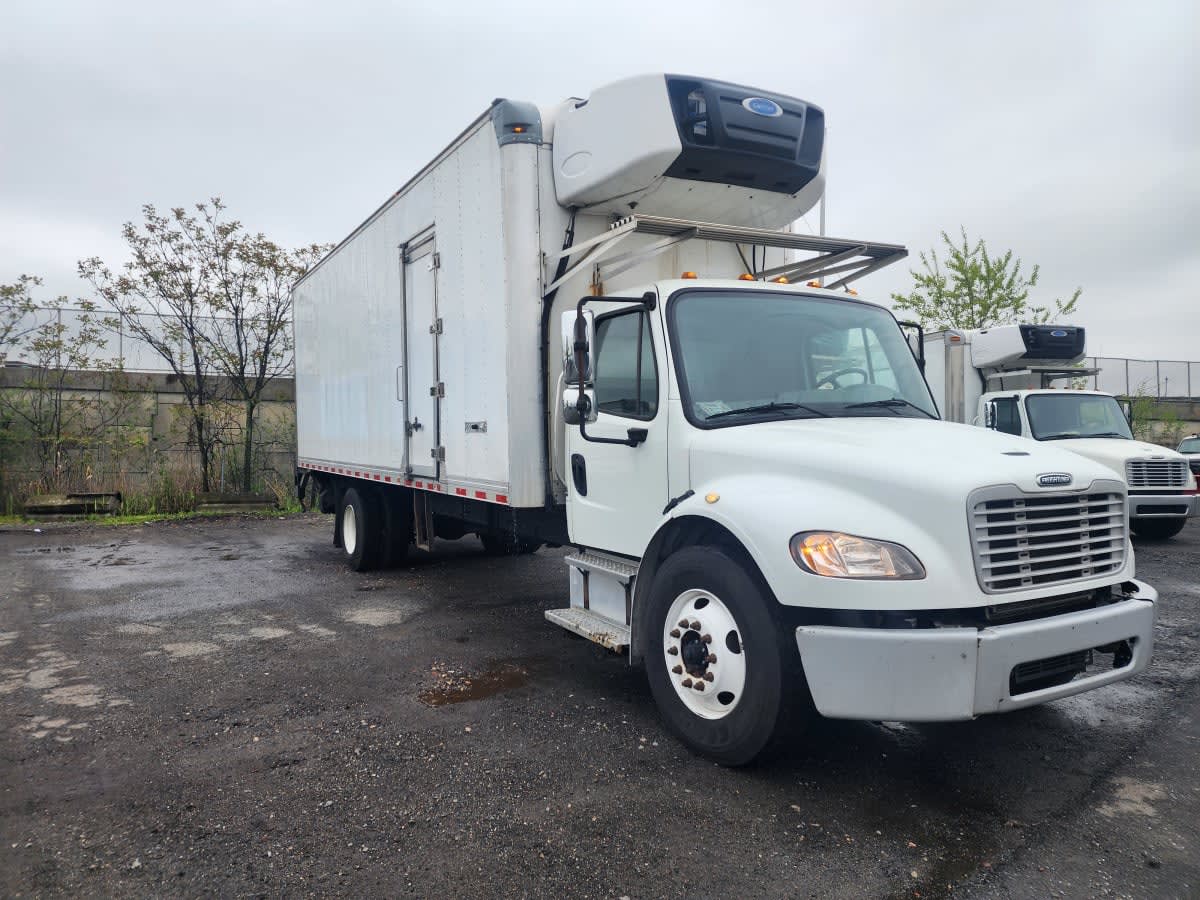 2018 Freightliner M2 106 in Kearny, NJ — photo 2