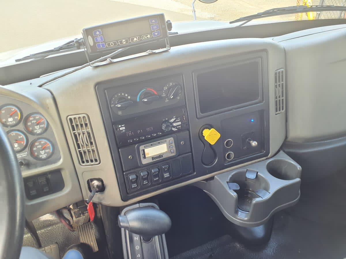 2018 International 4300 in Springfield, MA — photo 8