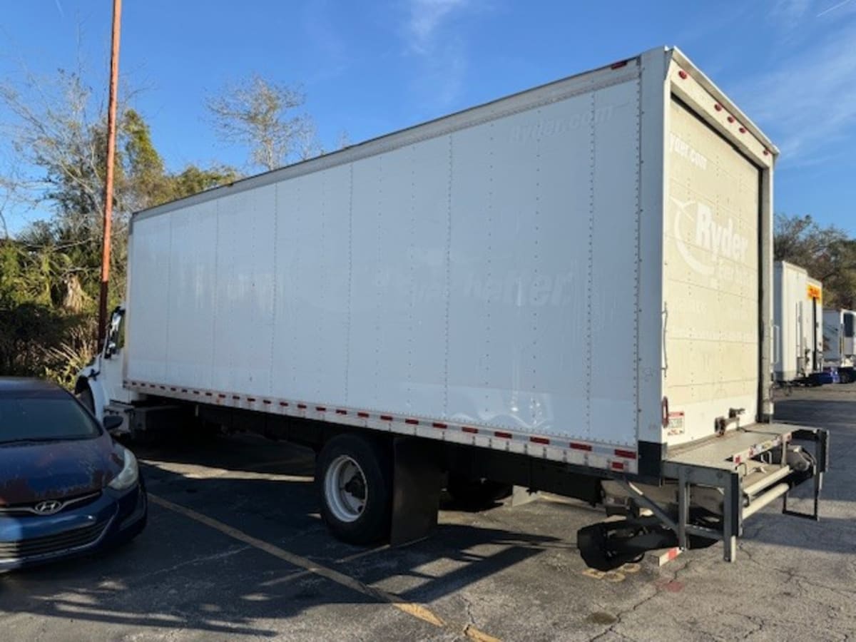 2018 Freightliner M2 106 in Jacksonville, FL — photo 3