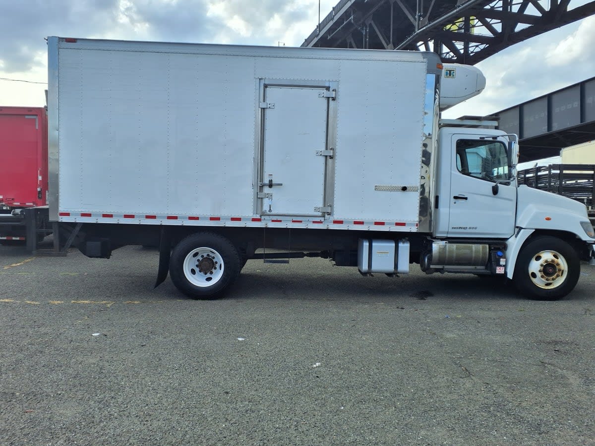 2018 Hino 268 in Kearny, NJ — photo 12