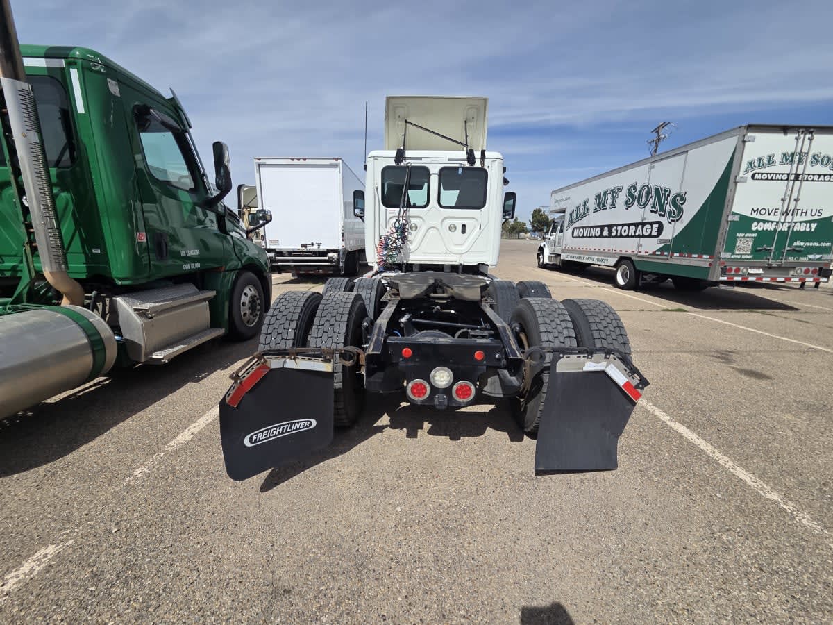 2018 Freightliner Cascadia in Commerce City, CO — photo 5