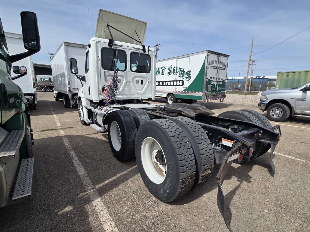 2018 Freightliner Cascadia in Commerce City, CO — photo 6