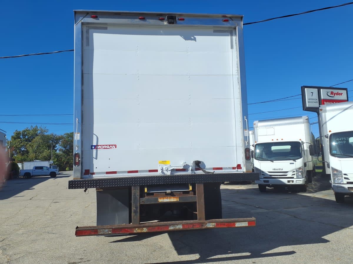 2018 Freightliner M2 106 in Warwick, RI — photo 5