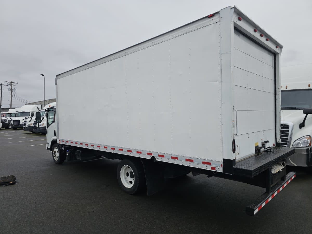 2018 Isuzu NRR in Tacoma, WA — photo 6