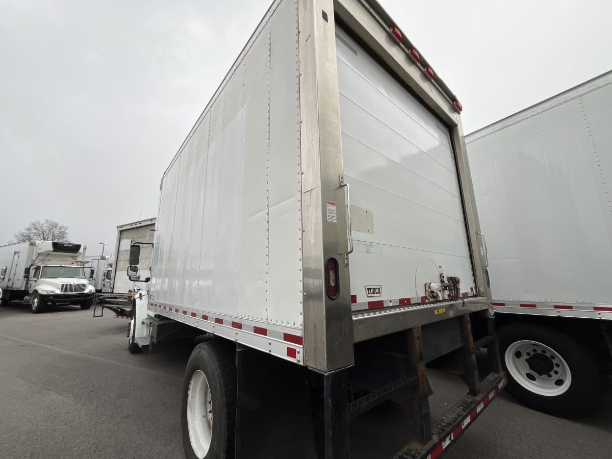 2018 Freightliner M2 106 in Beltsville, MD — photo 6