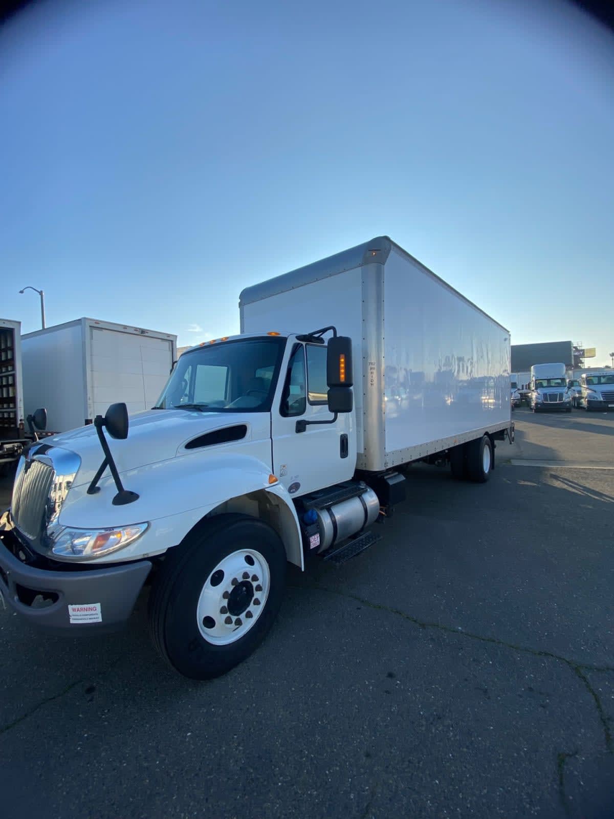 2018 International 4300 in West Sacramento, CA — photo 3