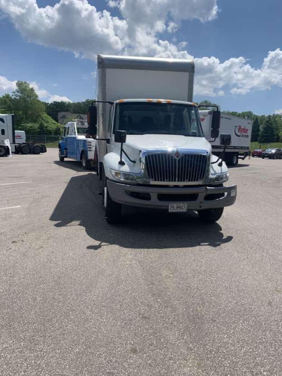 2018 International 4300 in Minneapolis, MN — photo 2