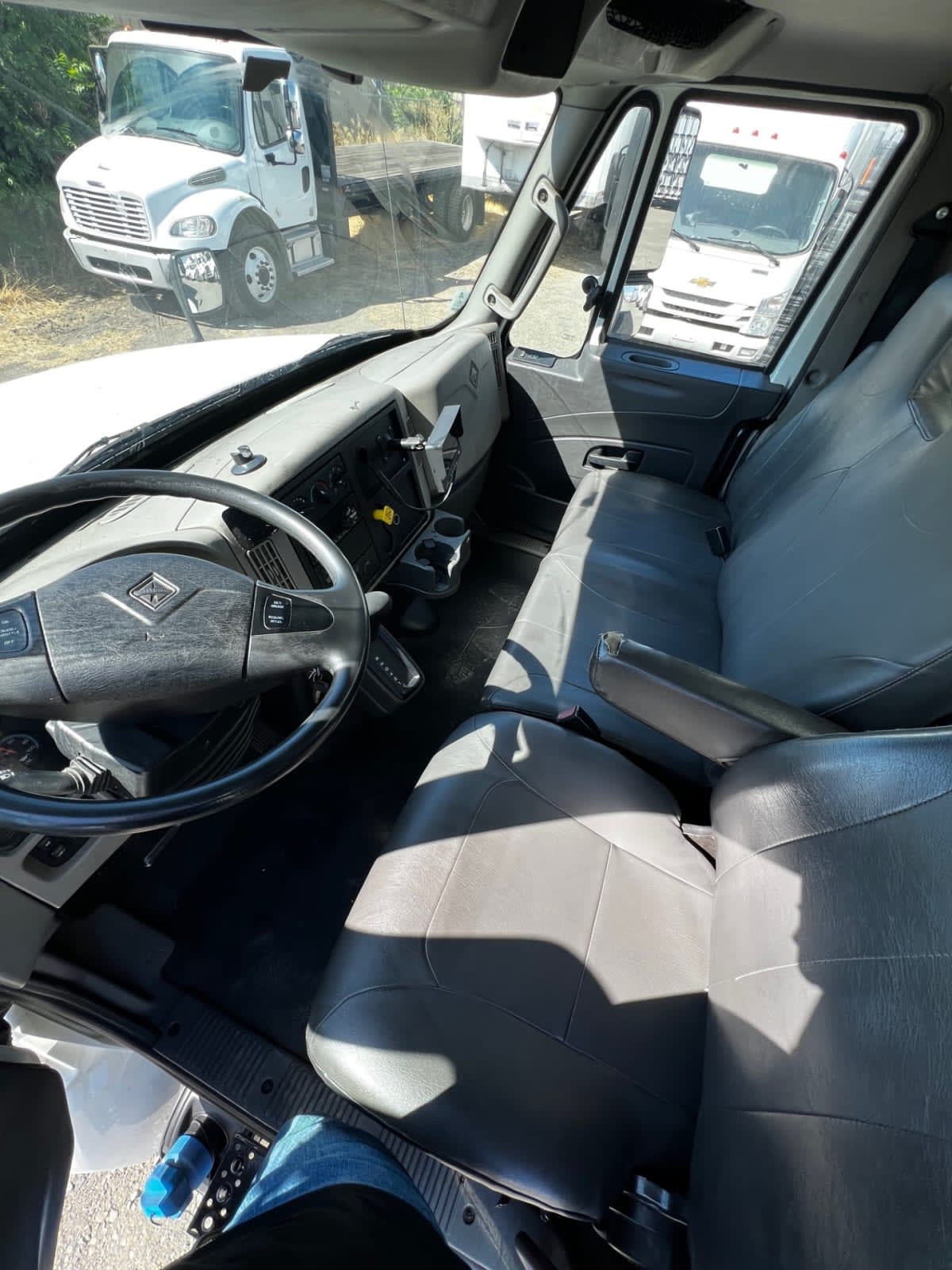 2018 International 4300 in West Sacramento, CA — photo 7