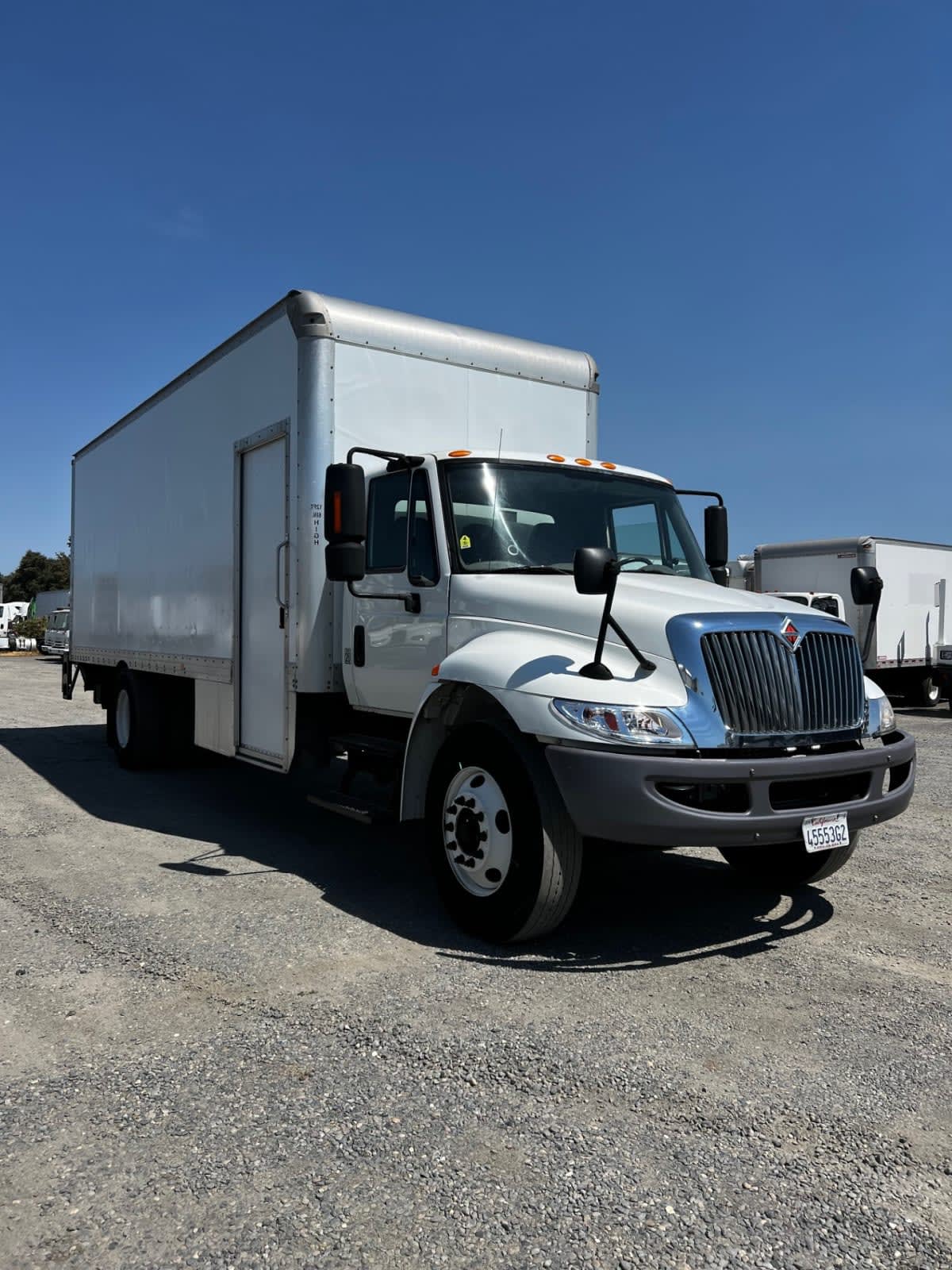 2018 International 4300 in West Sacramento, CA — photo 3