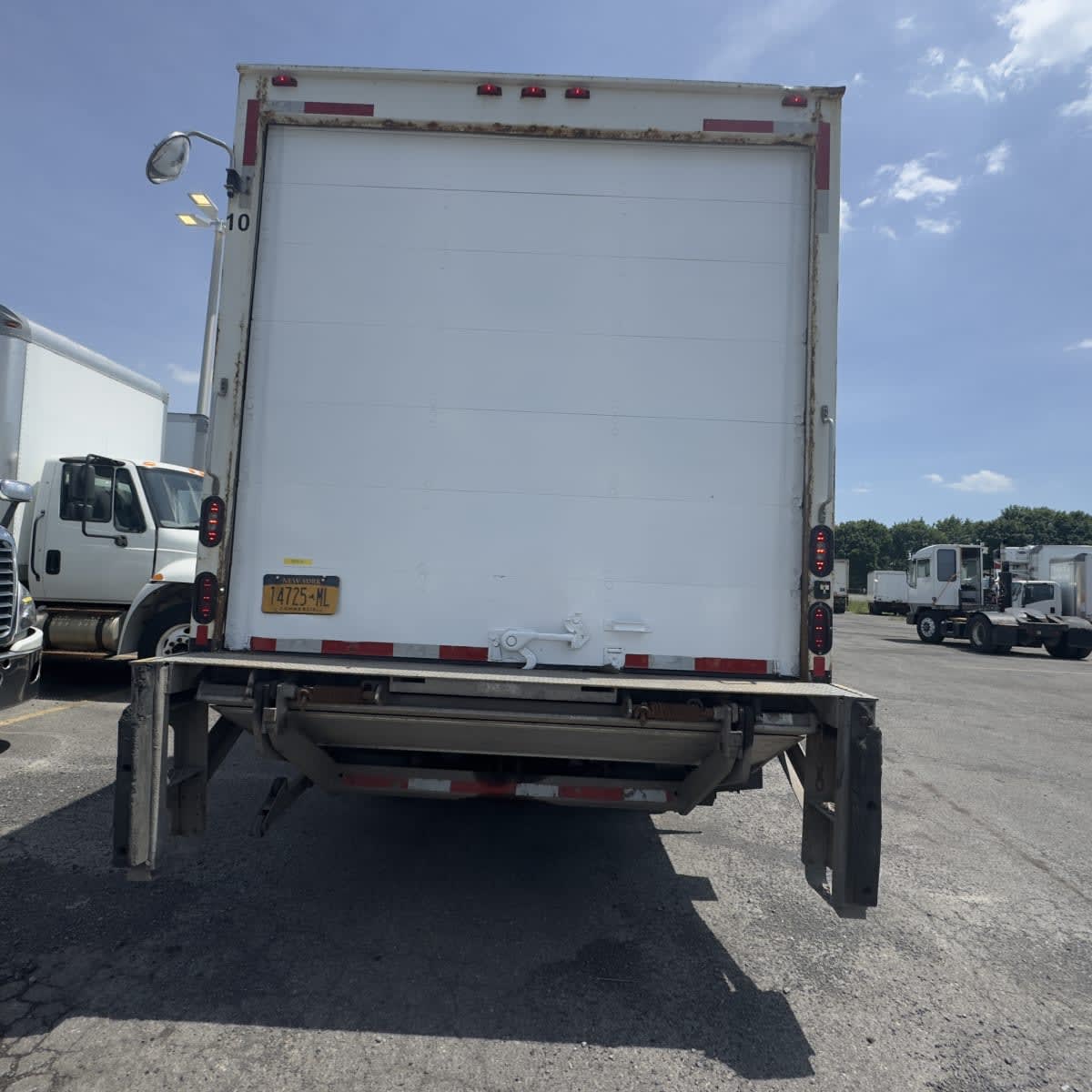 2018 Isuzu NQR in Syracuse, NY — photo 5
