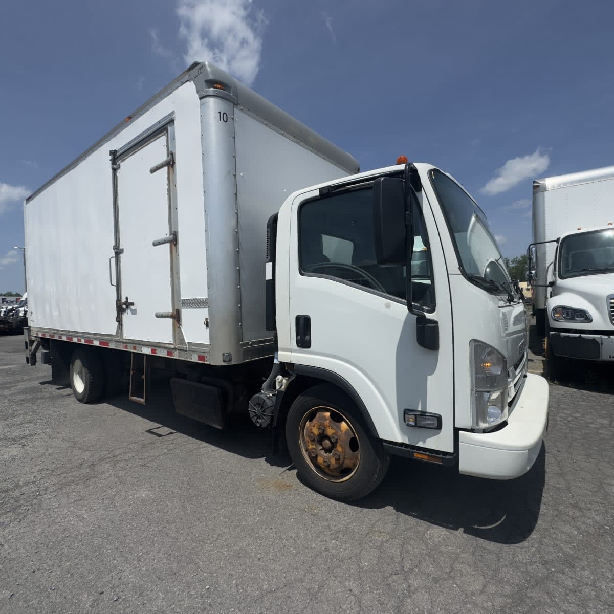 2018 Isuzu NQR in Syracuse, NY — photo 3
