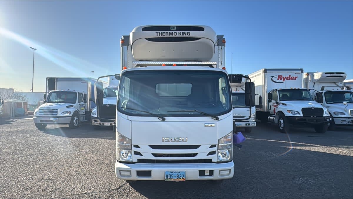 2018 Isuzu NQR in North Las Vegas, NV — photo 2