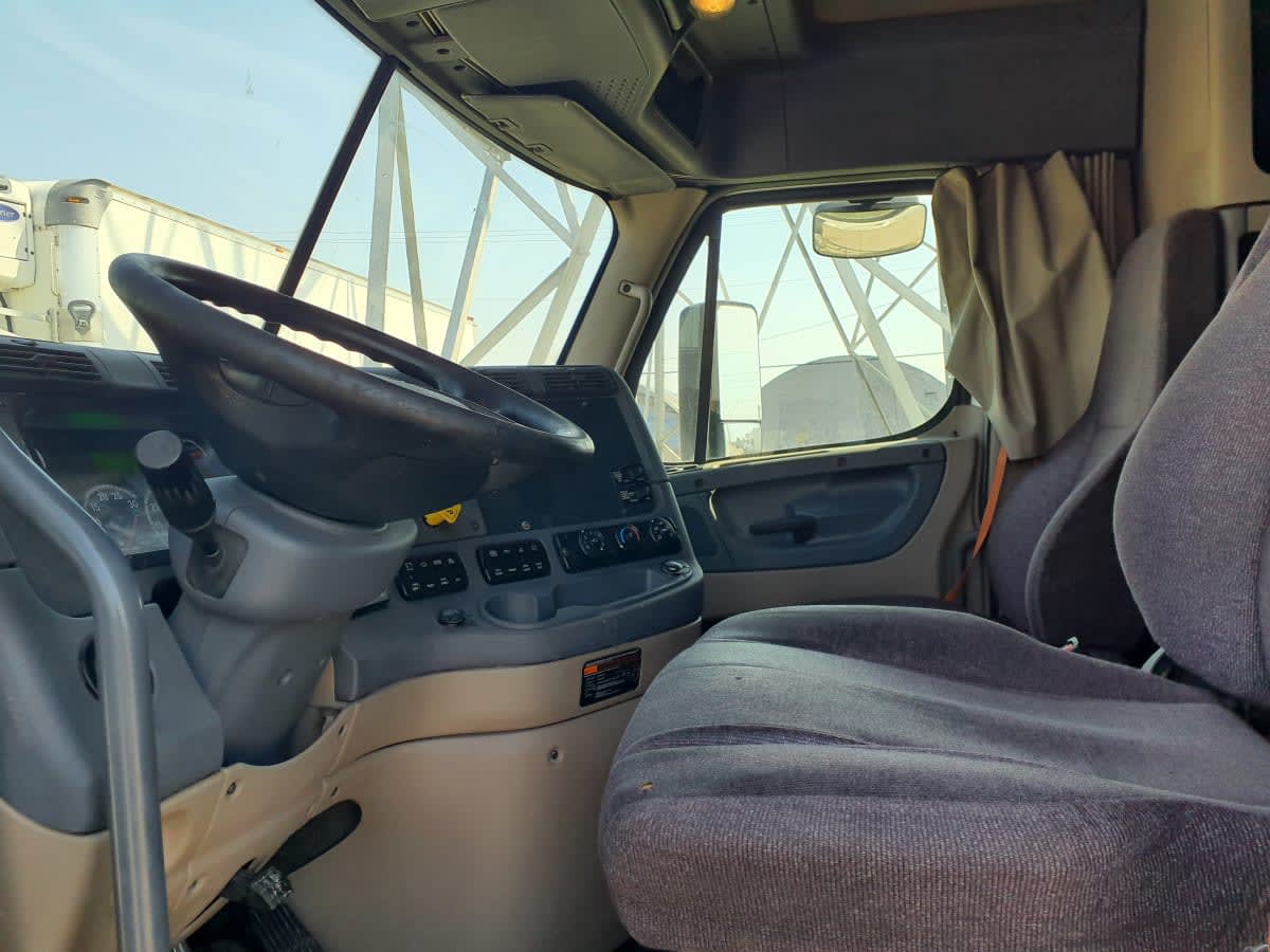 2018 Freightliner Cascadia in Indianapolis, IN — photo 7