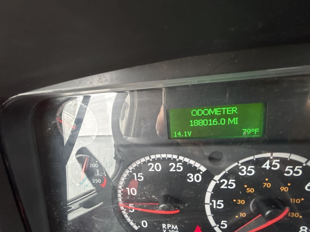 2018 Freightliner M2 106 in Pomona, CA — photo 11