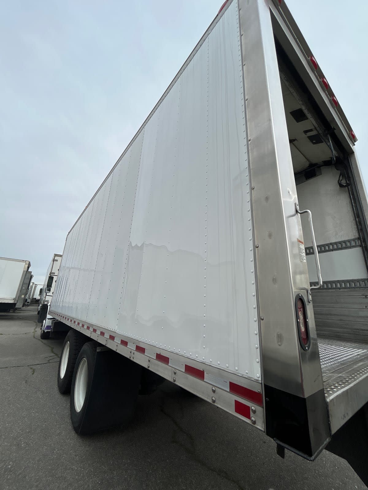 2018 Freightliner M2 106 in Pomona, CA — photo 6