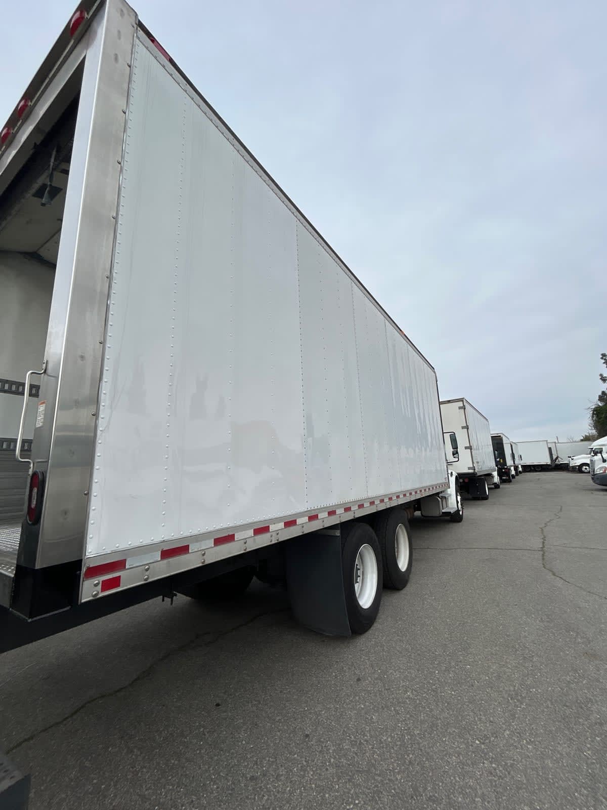 2018 Freightliner M2 106 in Pomona, CA — photo 4
