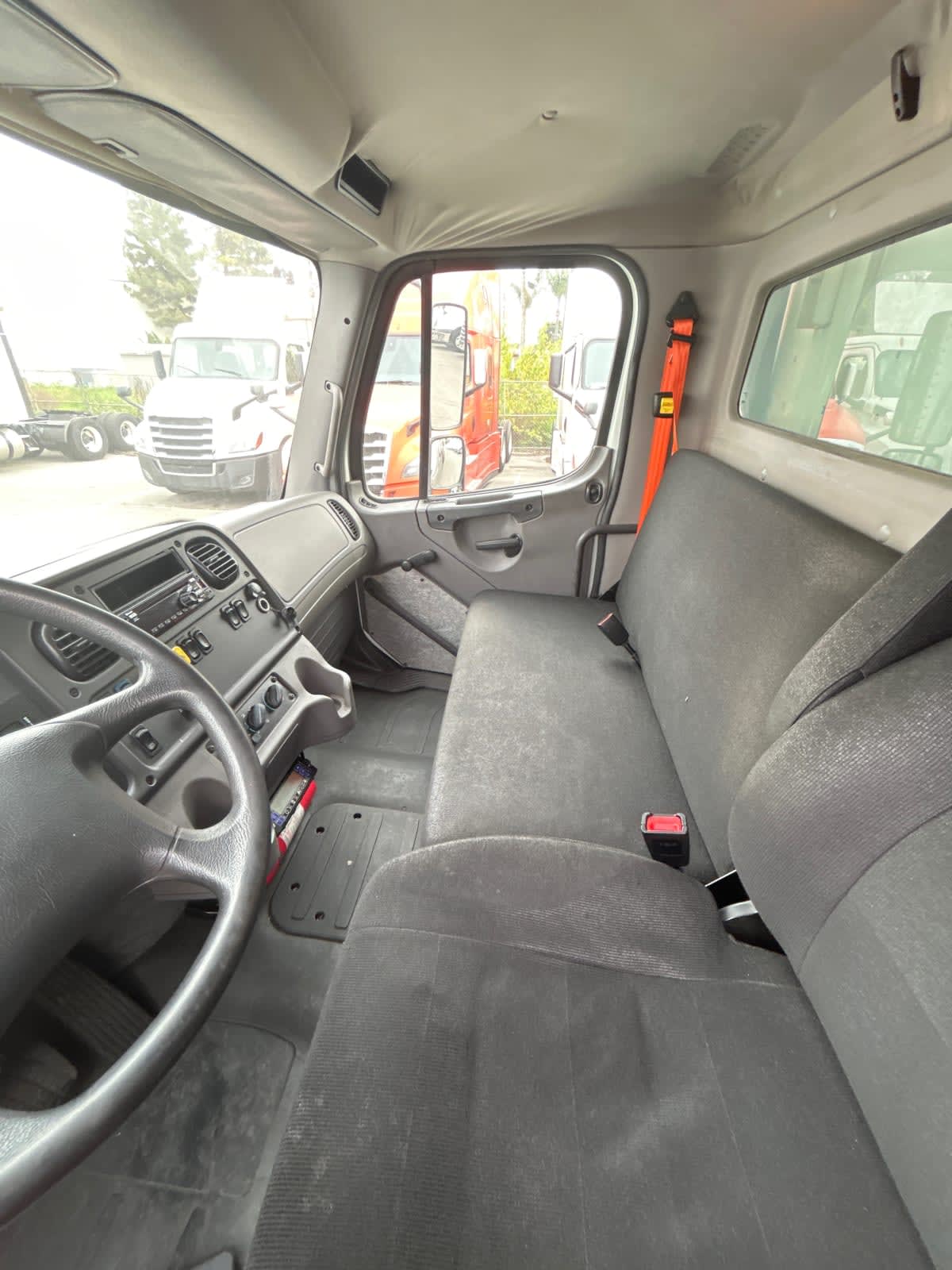 2018 Freightliner M2 106 in Pomona, CA — photo 8