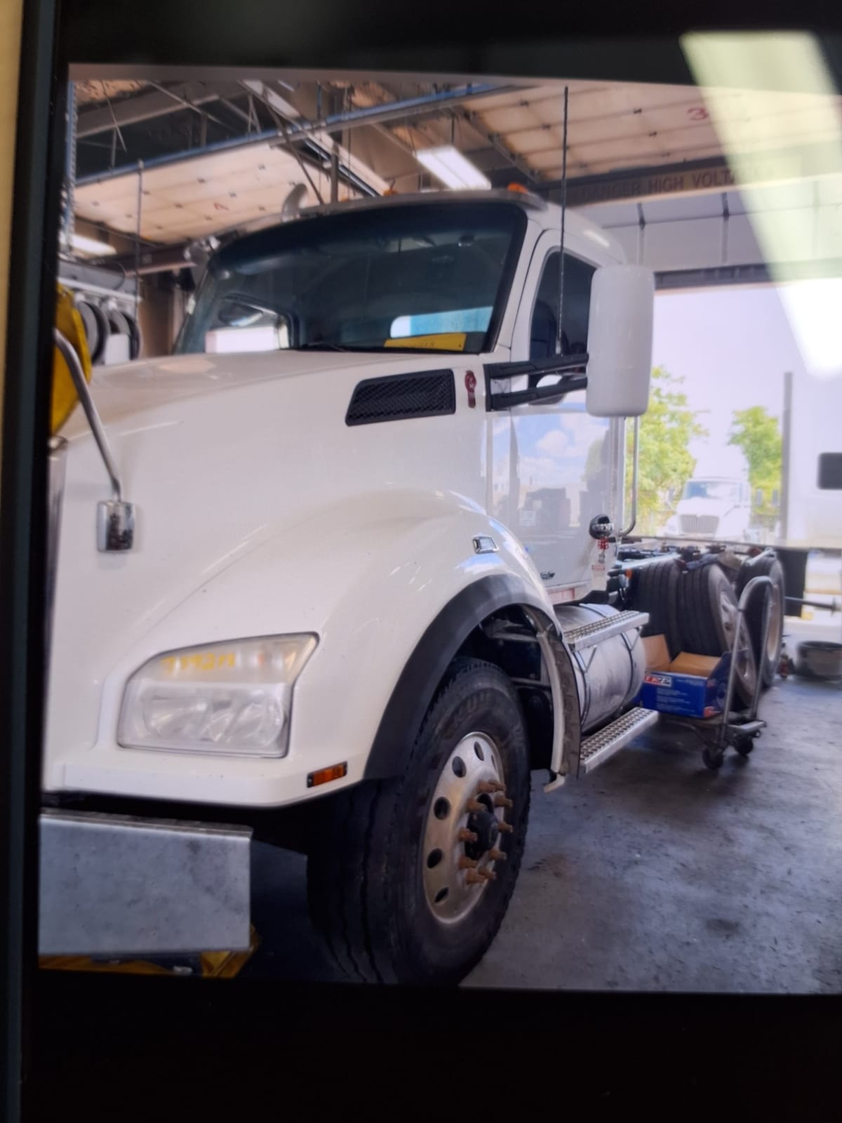 2018 Kenworth T880 in Dallas, TX — photo 3
