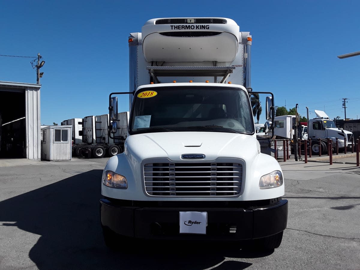 2018 Freightliner M2 106 in Montebello, CA — photo 2