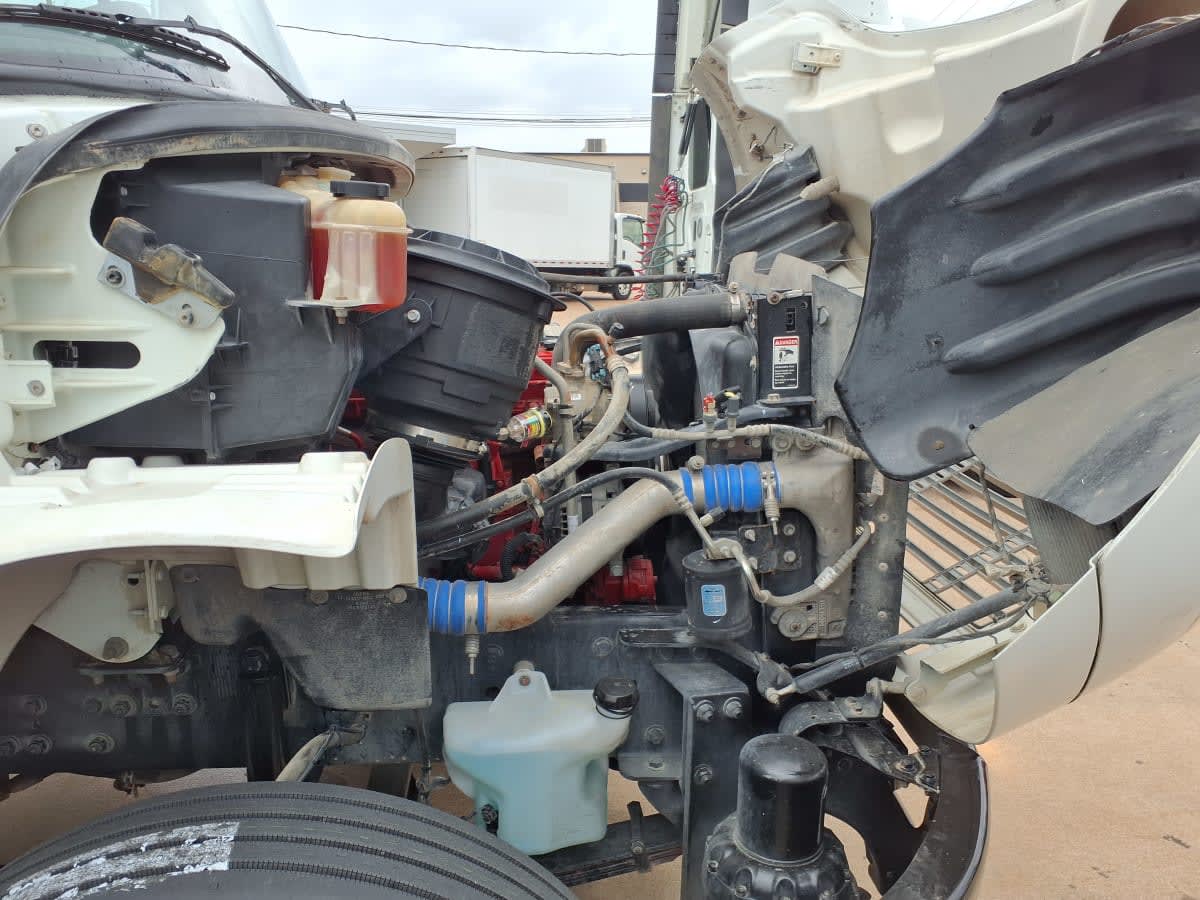 2018 Freightliner M2 106 in Houston, TX — photo 10
