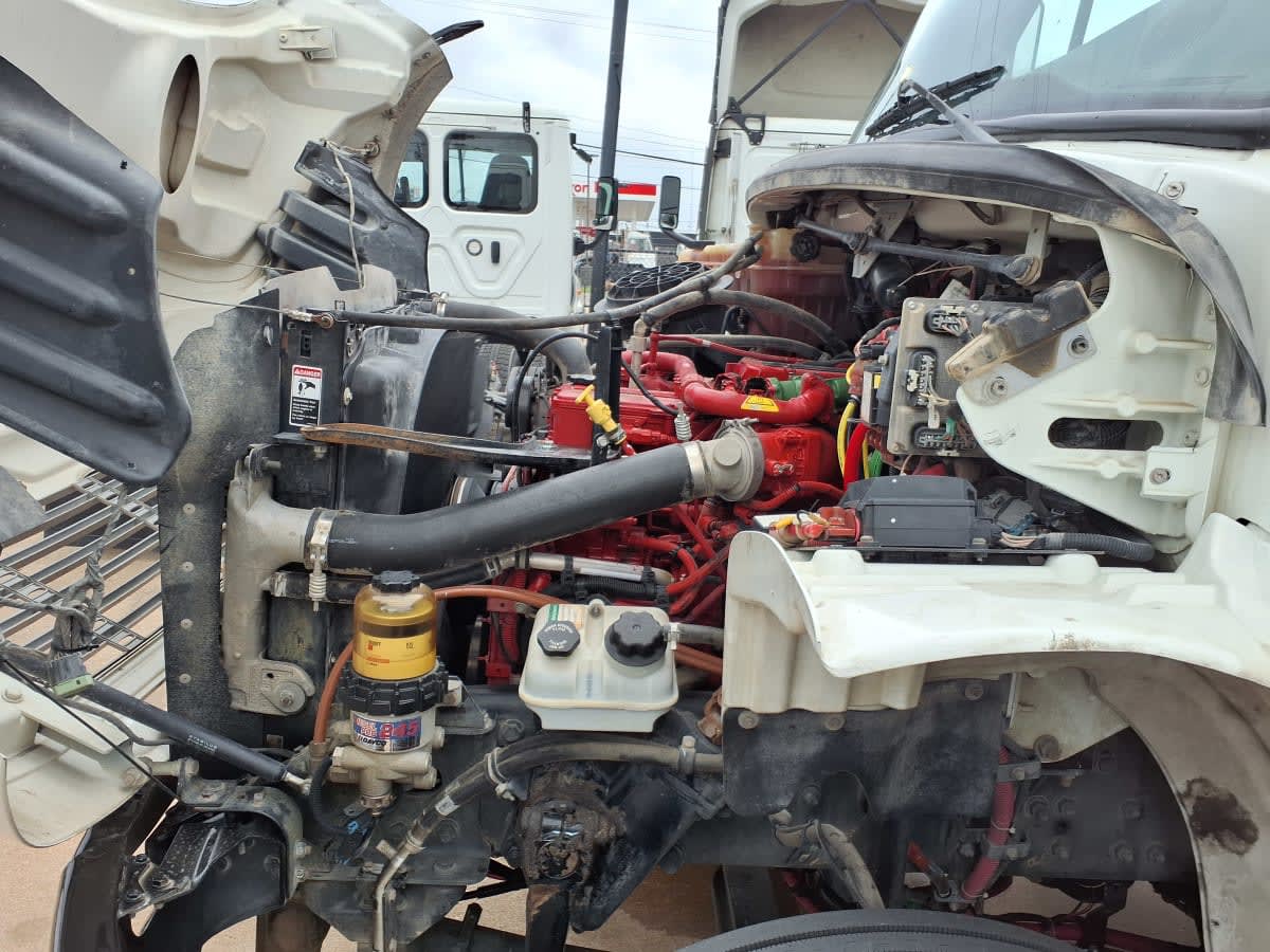 2018 Freightliner M2 106 in Houston, TX — photo 9