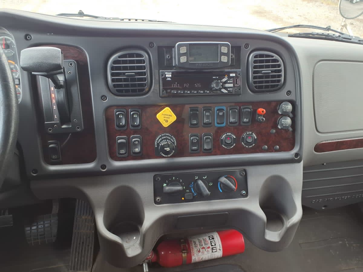 2018 Freightliner M2 106 in Bensalem, PA — photo 12