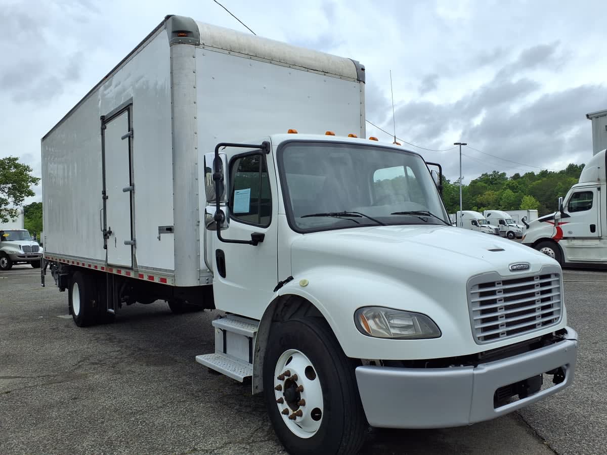 2018 Freightliner M2 106 in Knoxville, TN — photo 3