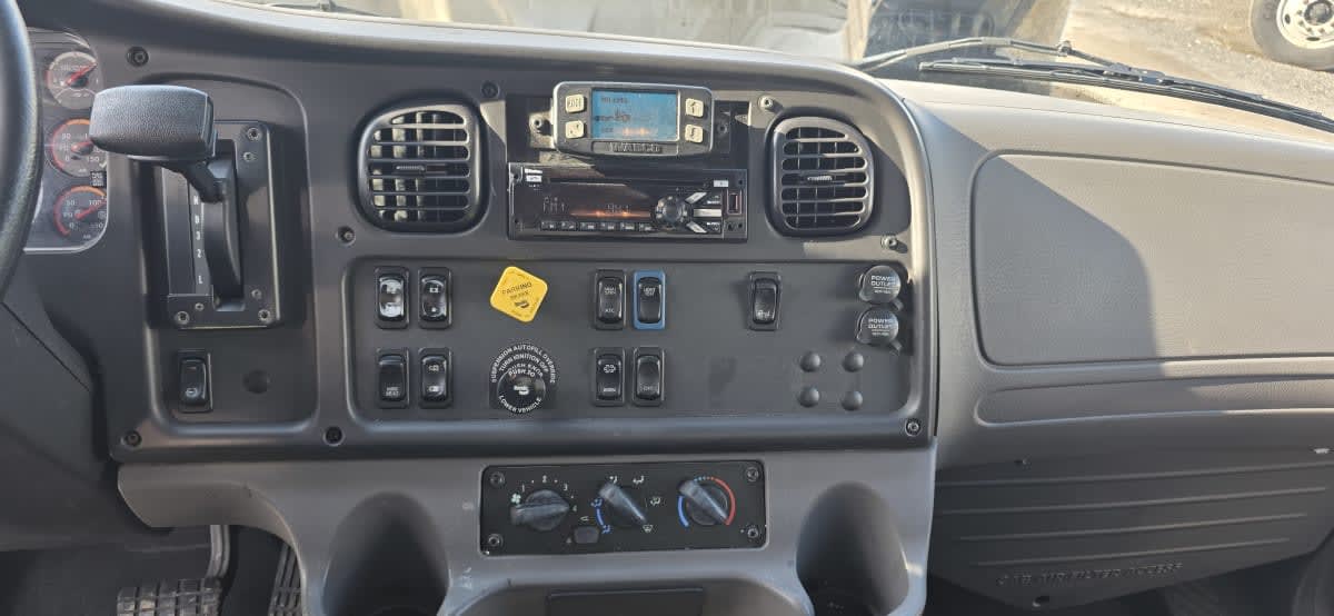 2018 Freightliner M2 106 in Bensalem, PA — photo 12