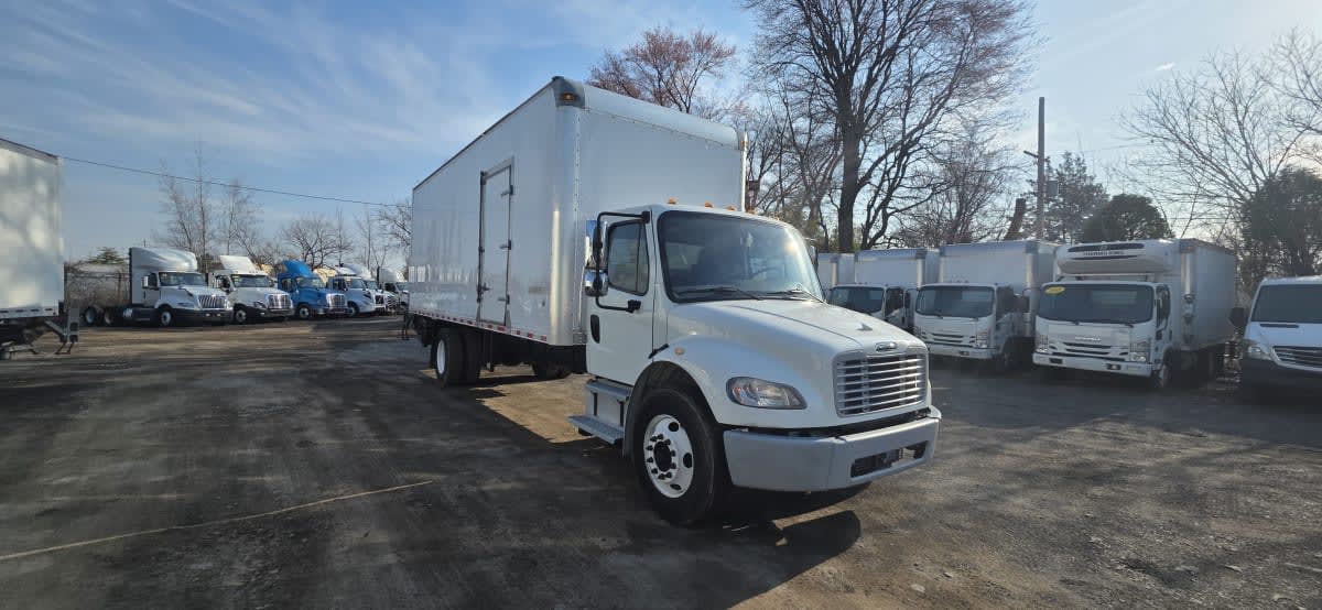 2018 Freightliner M2 106 in Bensalem, PA — photo 3