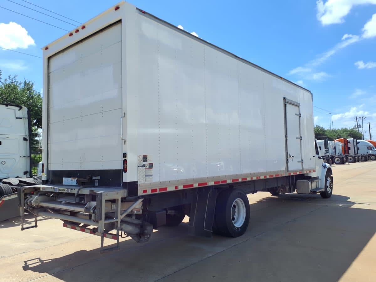 2018 Freightliner M2 106 in Houston, TX — photo 4