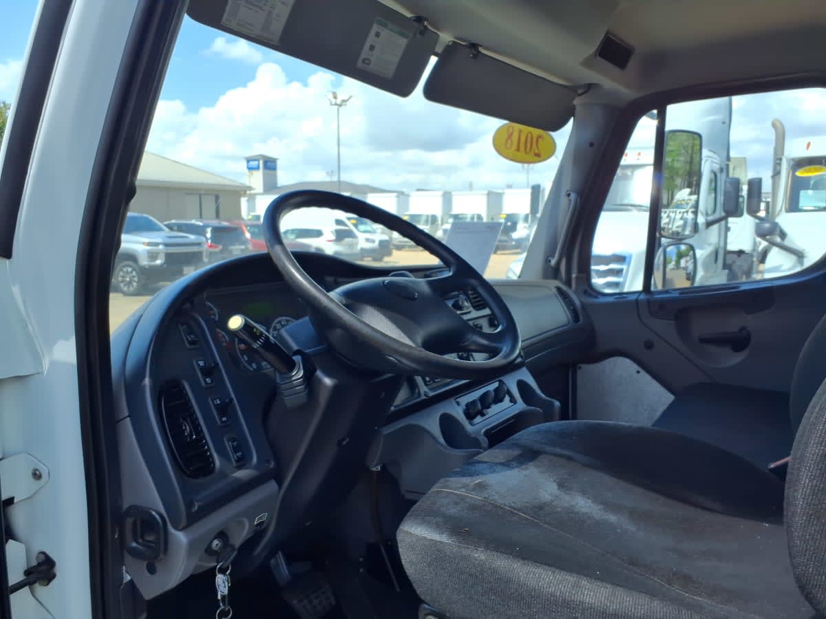 2018 Freightliner M2 106 in Houston, TX — photo 7