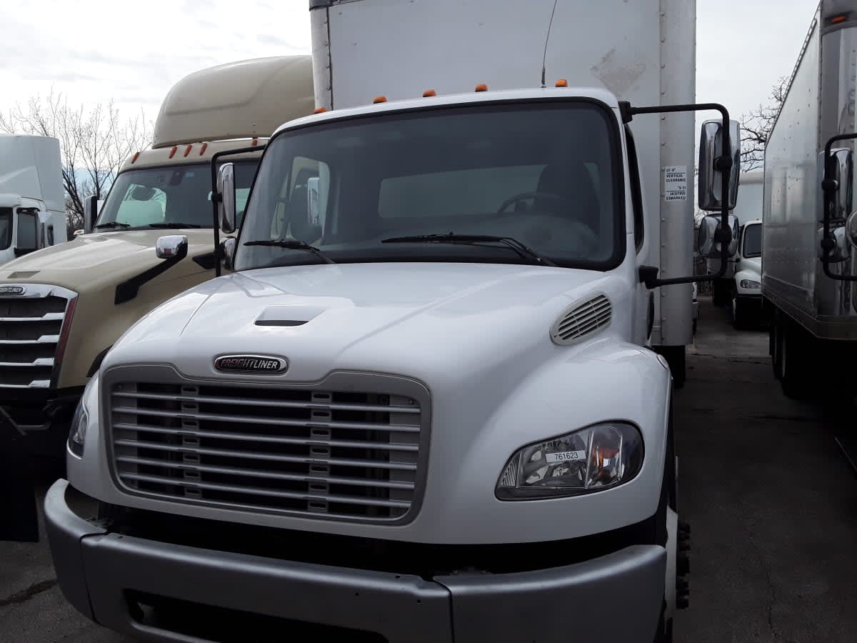 2018 Freightliner M2 106 in Kansas City, MO — photo 2